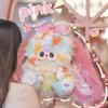 Baby Drei Plüschpuppe Beliebte Lili Kaninchenstadt V5 400% Niedliches Plüschkaninchen Schreibtischornament Kinder Überraschungsgeschenkartikel