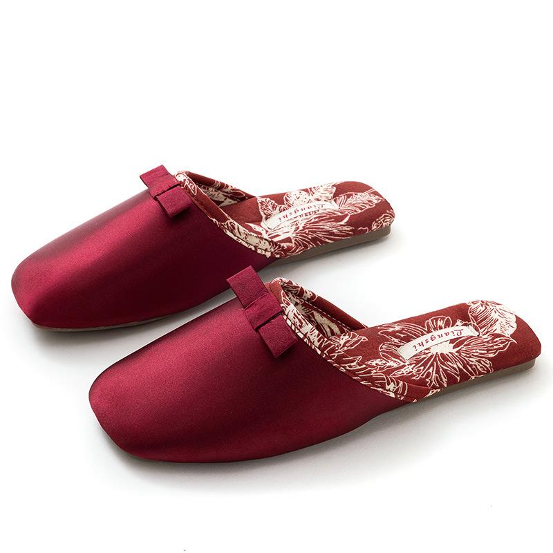 

Liangshi Satin Pearlescent Texture Non-Slip Indoor Slippers for Couples - Men s and Women s Luxury Home Shoes. 38/39 (Fits 37-38)