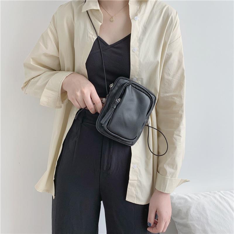 Mini mobile phone bag, soft leather versatile simple breast bag, women's high-end sense niche single shoulder messenger bag