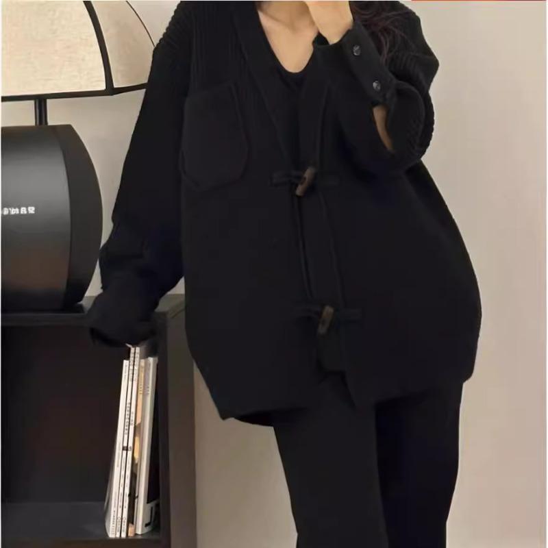 Autumn and winter new large size loose lazy wind horn buckle knitted cardigan top women wear sweater coat thick