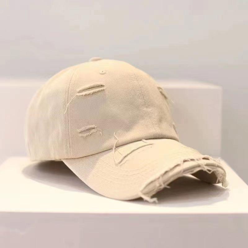 Vintage-Style Casual Baseball Cap with Distressed Details, Soft Top, Curved Brim, and Face-Revealing Duckbill Design
