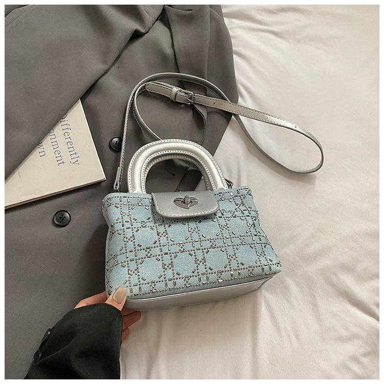 

Small bag women s 2025 new versatile chain messenger bag portable out small bag fashion diamond-encrusted Princess Diana bag tide