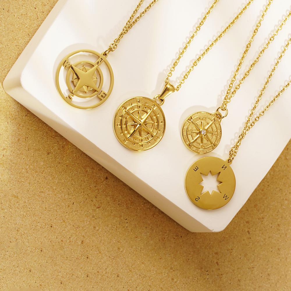 Minimalist Titanium Steel Compass Necklace: Versatile Unisex Pendant on a Short Stainless Steel Clavicle Chain