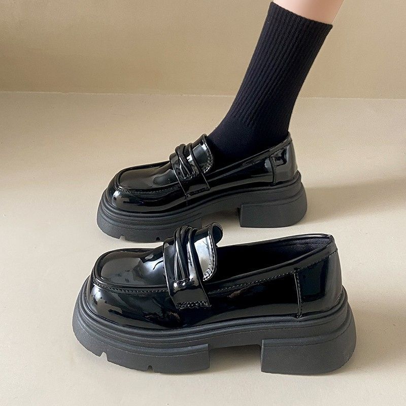 New spring and autumn thick heel one pedal round head versatile retro black platform small leather shoes women