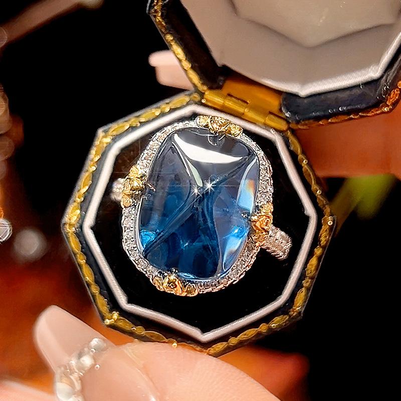 

Осенне-зимние украшения Имитация синего кристалла Сахарная башня Ретро набор подвесок 12 * 16-10 * 12