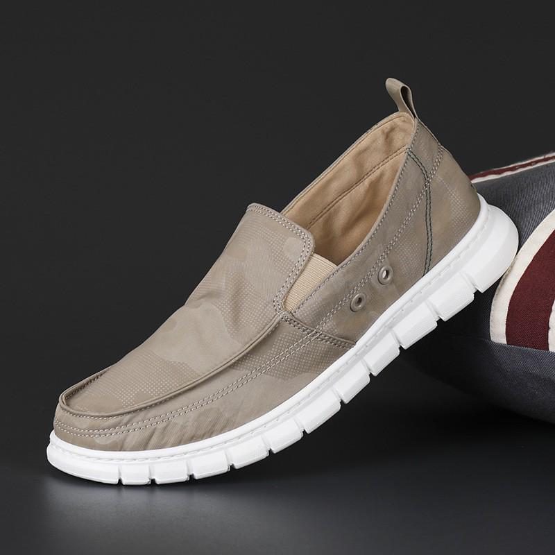 Men's Korean Style Spring Canvas Slip-On Casual Shoes - Breathable, Fashionable, Flat Bottom, Low-Top Board Shoes.