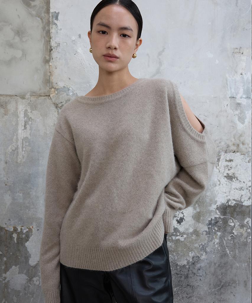 THE BOONDOCK SAINTS Cut Out Brushed Pullover Taupe