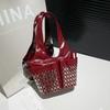 Dames tas nieuwe straattrend tas textuur klinknagel design dames locomotief wind schoudertas
