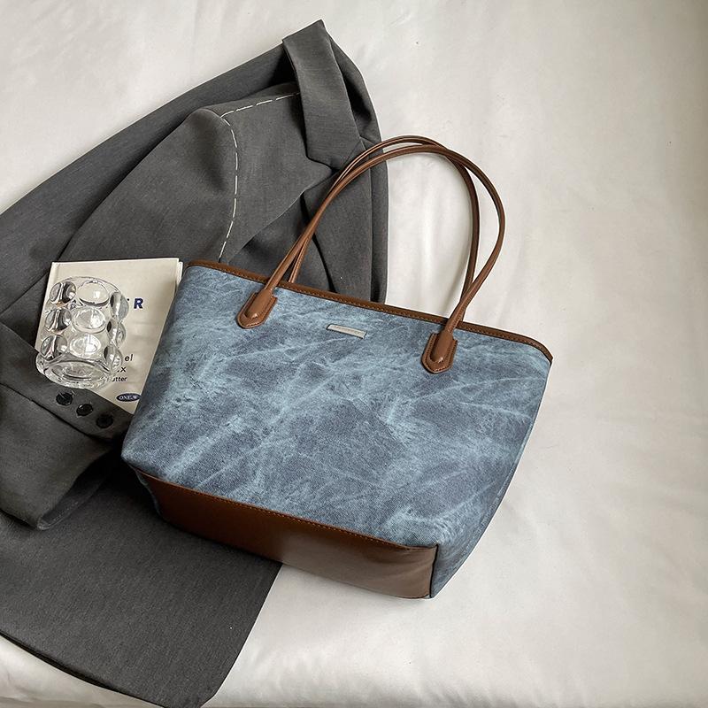 Bag women's  new model, popular this year, large-capacity tote bag, versatile shoulder bag, college student class bag