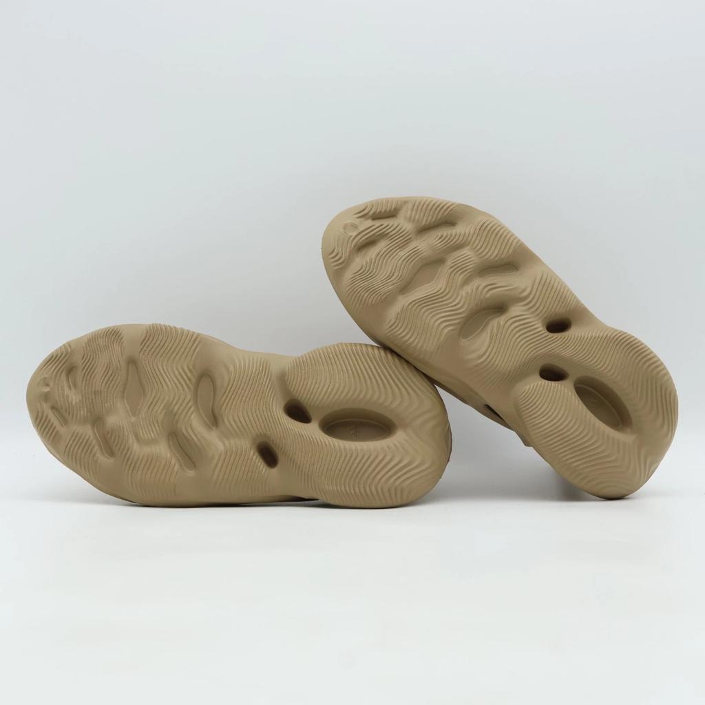 GV6842 Adidas YEEZY Foam Runner Clay Taupe (Men's)