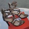 Sandalias de Tacón Alto con Estampado de Piel de Serpiente Nuevas Verano 2025 Boca de Pez Tacón Fino Moda Grande