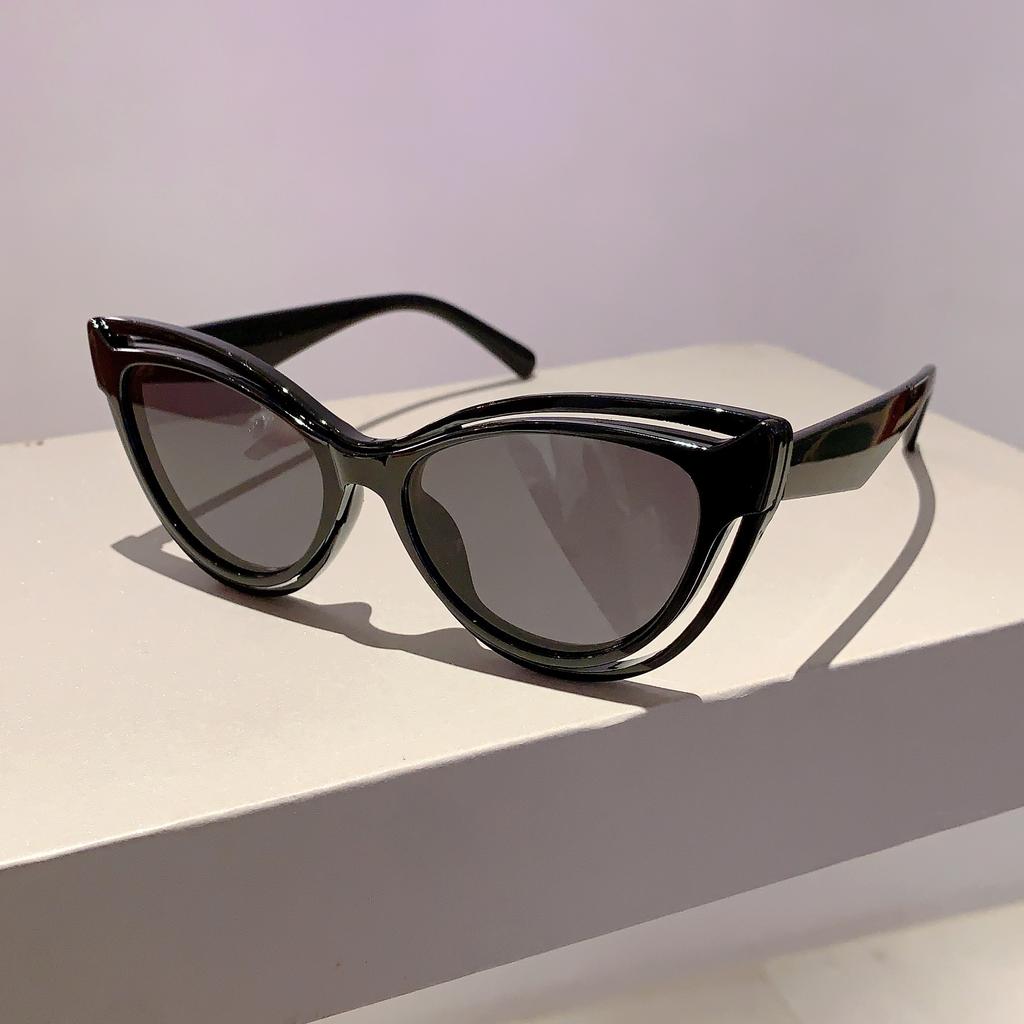 KAMMPT Cat Eye Sunglasses 2024 New in Hollowed Rim Gradient Women Shades Fashion Luxury Brand Design Vintage Travelling Eyewear