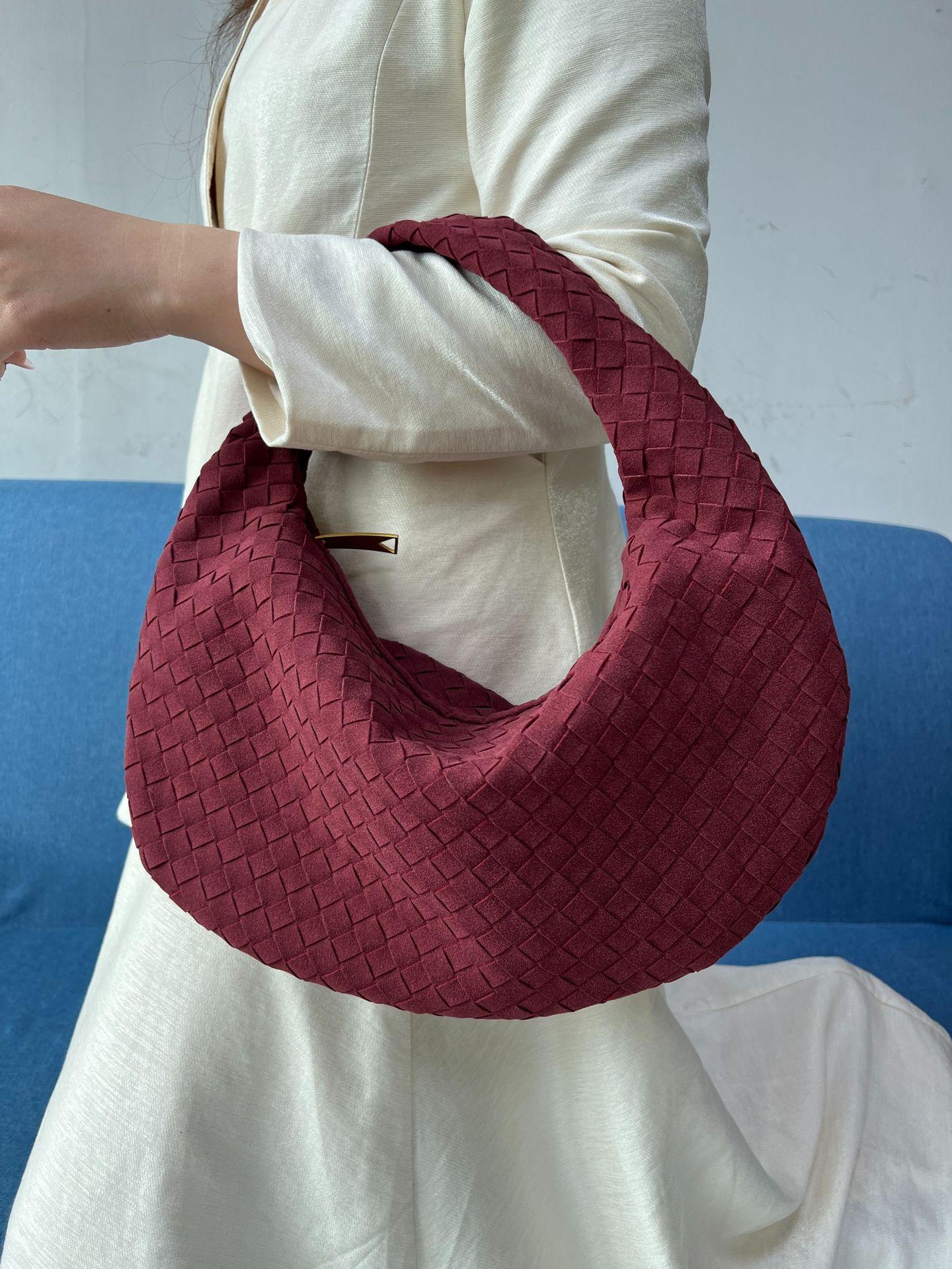 TrendyMBag Nieuwe Geweven Tas voor Dames, High-end Western-stijl Axeltas, Enkele Schouder Handtas voor Dames voor Dagelijks Gebruik, Grote Knoedeltas, Handtas 44*5*25CM