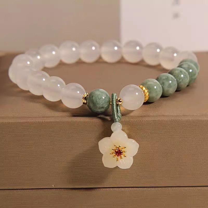 Ladies Small Fresh Style Imitation White Agate Floral Pendant Bracelet Handmade Flower Beaded Accessory