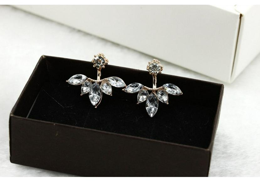 Korean Fashion Crystal Daisy Stud Earrings