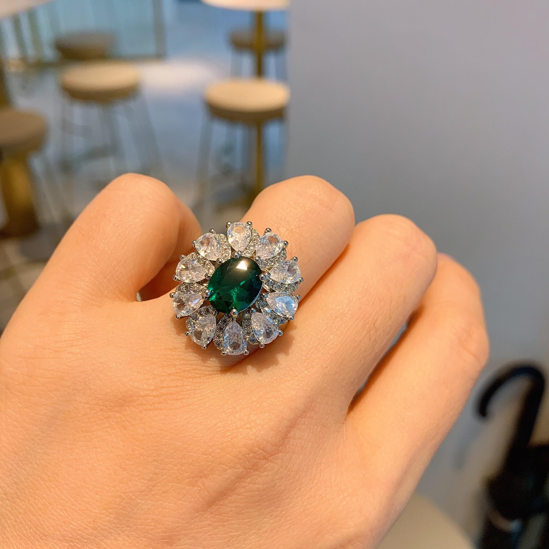 

Набор украшений Симуляция изумруда Микро-инкрустация Подвеска Серьги Набор из трех предметов