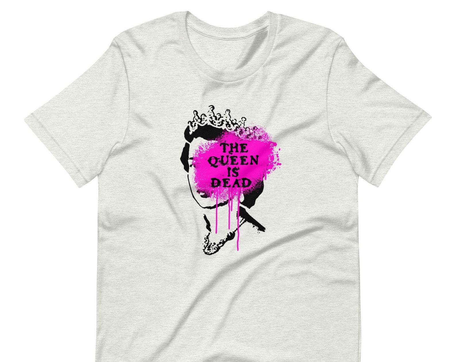 The Queen Is Dead Unisex T shirt M