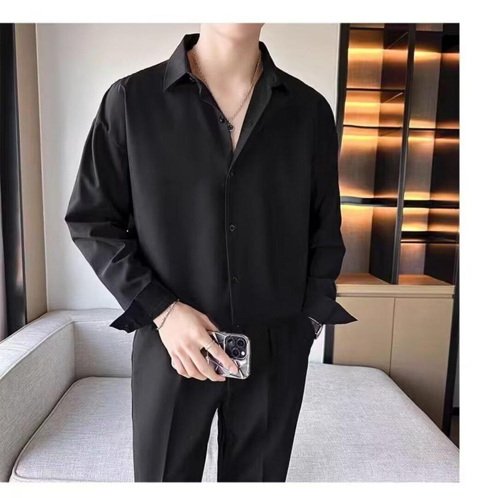 Men's Black Ice Silk Short-Sleeve Shirt, Stylish Summer Casual Loose Fit, Wrinkle-Resistant White Jacket.