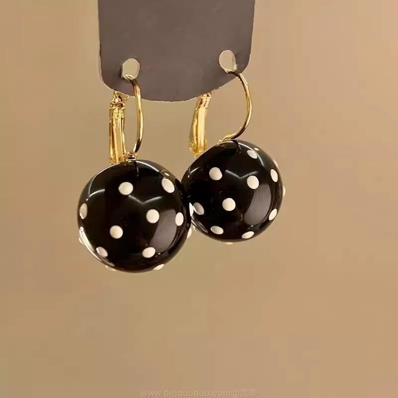 Sweet Colorful Polka Dot Enamel Geometric C-Shaped Hoop Earrings for Women Minimalist Korean Style Fashion Design Party Jewelry