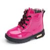 Para homens e mulheres – Botinas e botas altas