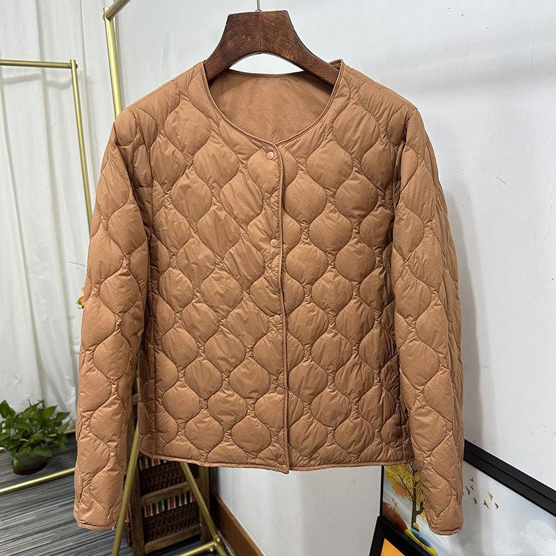 White duck down jacket women's short new models, light and fashionable in winter, simple and versatile, small liner
