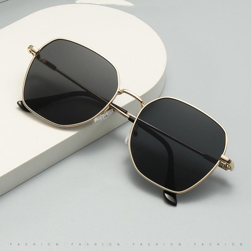 2025 Trendy European-Style UV Protection Sunglasses for Men & Women