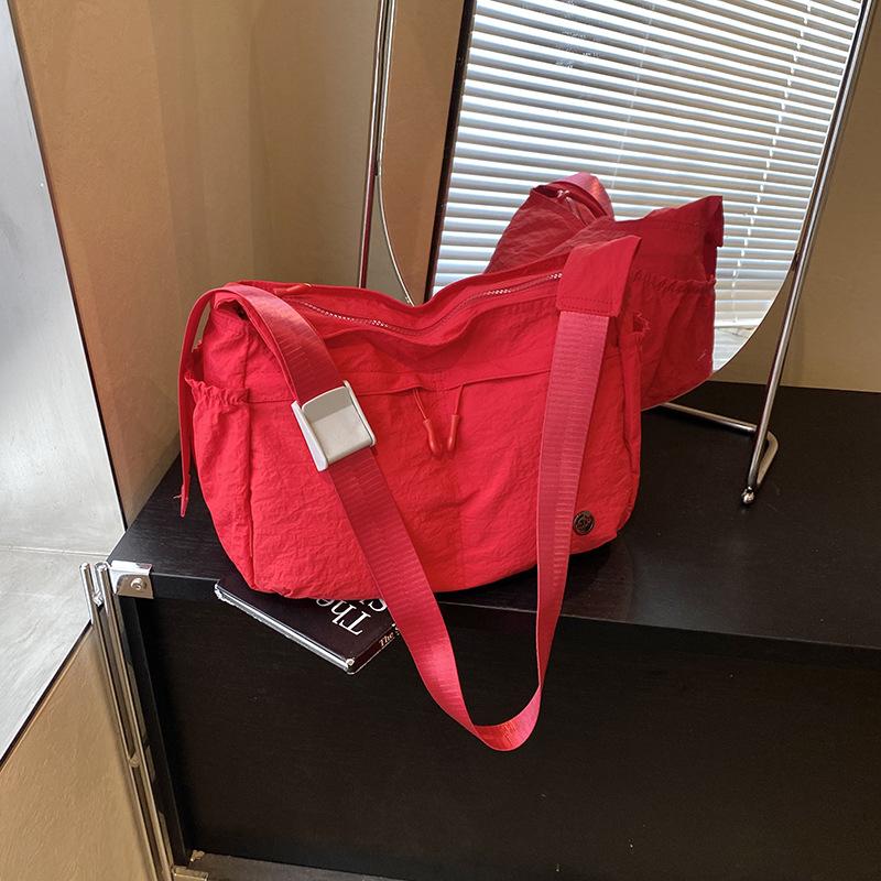 

Сумка большой вместимости женская летняя универсальная новая повседневная на плечо, сумка-мессенджер, рабочая сумка для поездок красный