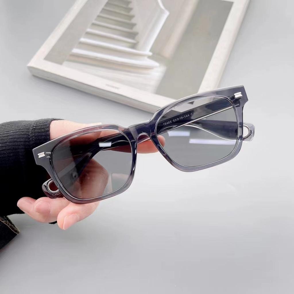 Korean Style Polarized Sunglasses Men Rivets Decoration Square Shape Sunglass For Men Holiday Travelling Woman Sun Glass