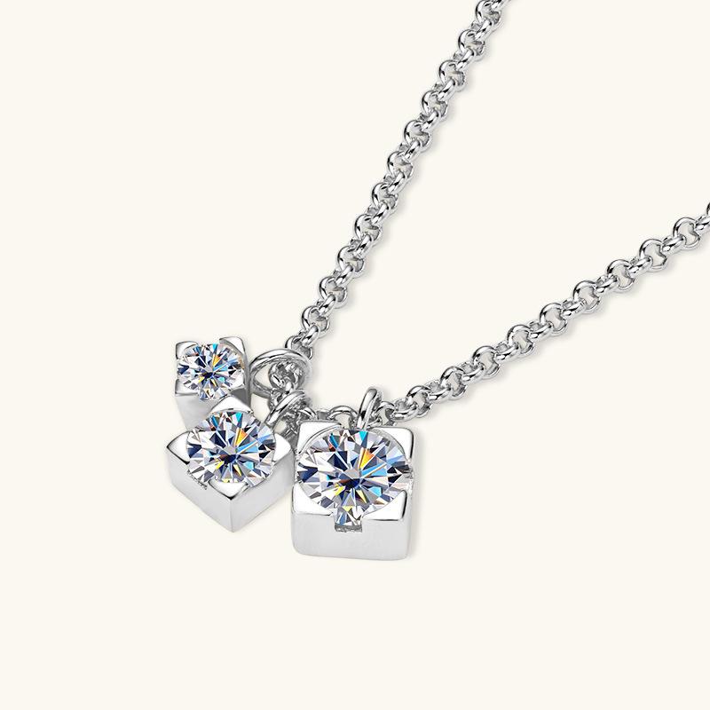 Silvere Glam European and American InS-style Three-stone Moissanite Necklace, Versatile and Simple Pendant, Girls' High-end Collarbone Chain