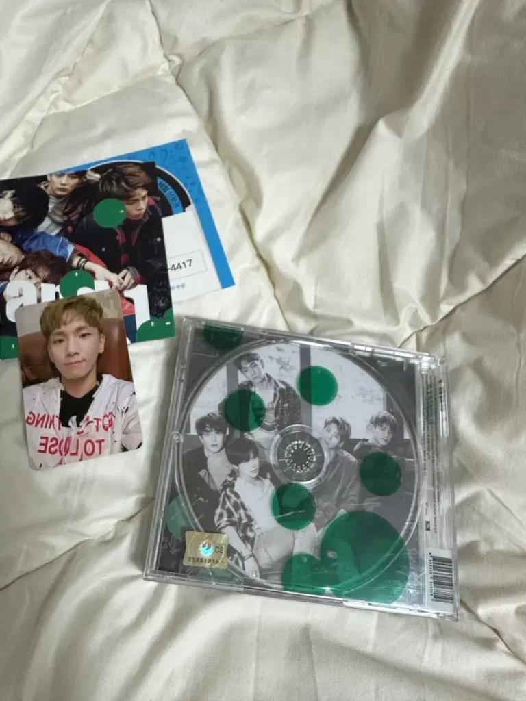 SHINee 1 und 1 Neuverpacktes Album CD + Pokémon Gebraucht