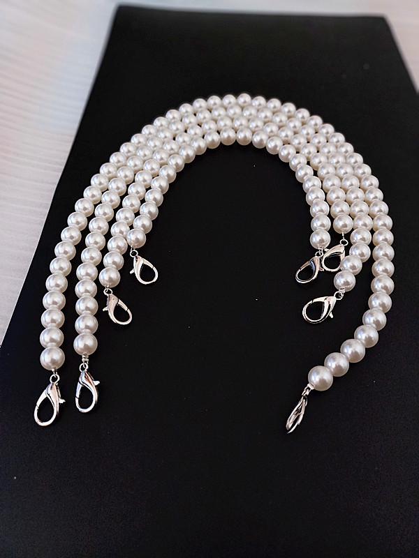 

Factory highlight pearl bag chain, mobile phone pearl lanyard, all kinds of gift versatile accessories pearl chain Total length 20cm