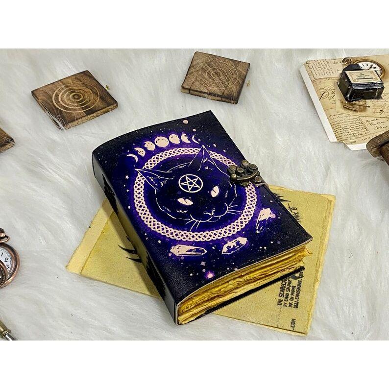 Book of Spell Leather Journal Magic Celtic Cat Vintage Leather Junk Journal Book of Shadows Vintage Grimoire Journal Gifts for Men and Women