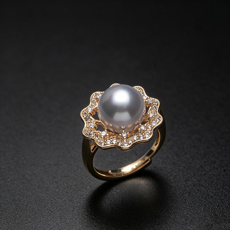 Retro Lace Diamond-Accent Pearl Ring for Women - Adjustable Shell Pearl, Elegant Gift for Mothers and Elders