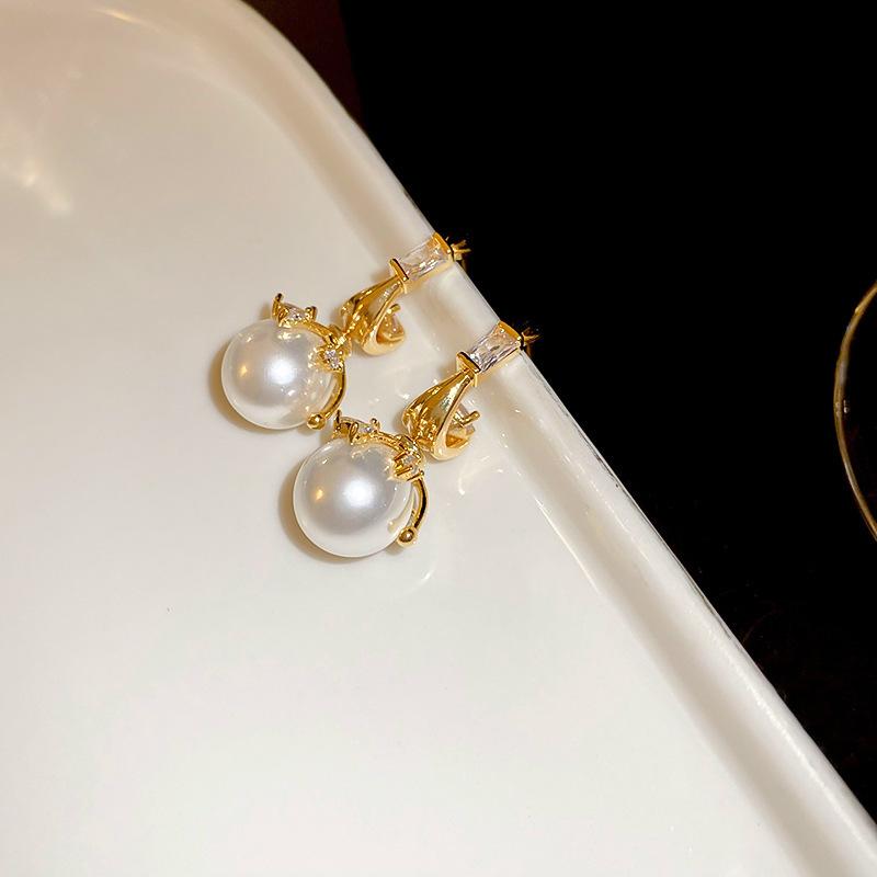 Zircon pearl simple earrings simple versatile retro Internet celebrity earrings fashion design earrings