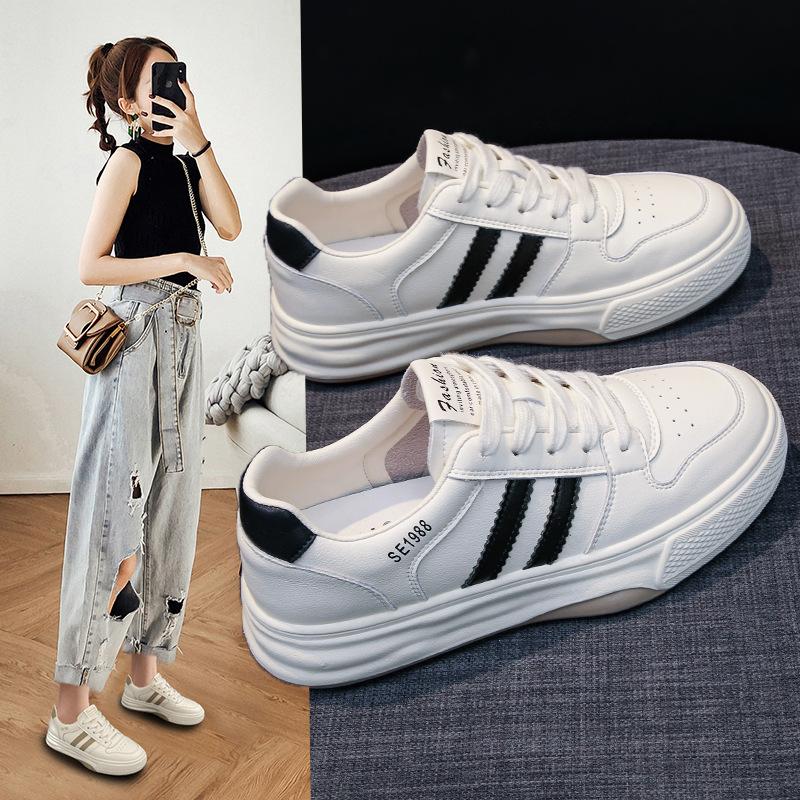 Leather thick-soled white shoes for women's 2025 spring new versatile, lightweight and soft-soled breathable casual sports board shoes are trendy