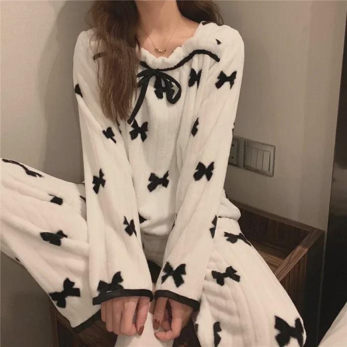 "Cozy Coral Fleece Pajamas for Women: Cute Princess Style, Thick Flannel, Perfect for Autumn & Winter"