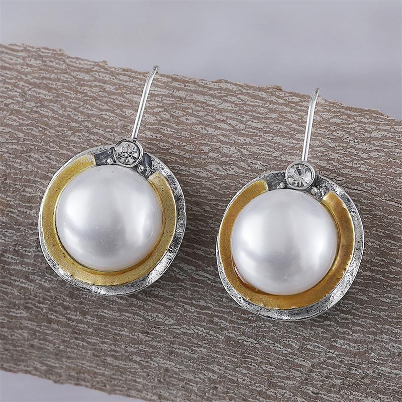 Light Luxury Small Fragrant White Pearl Earrings