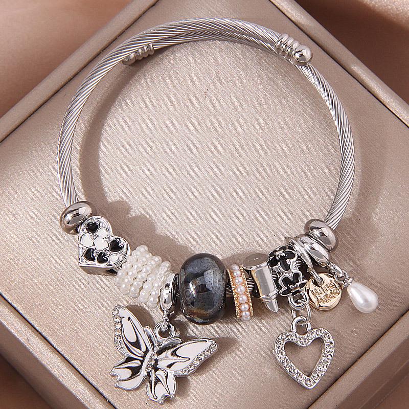 Stylish Diamond Heart & Butterfly Pendant Bracelet with Personality чёрный