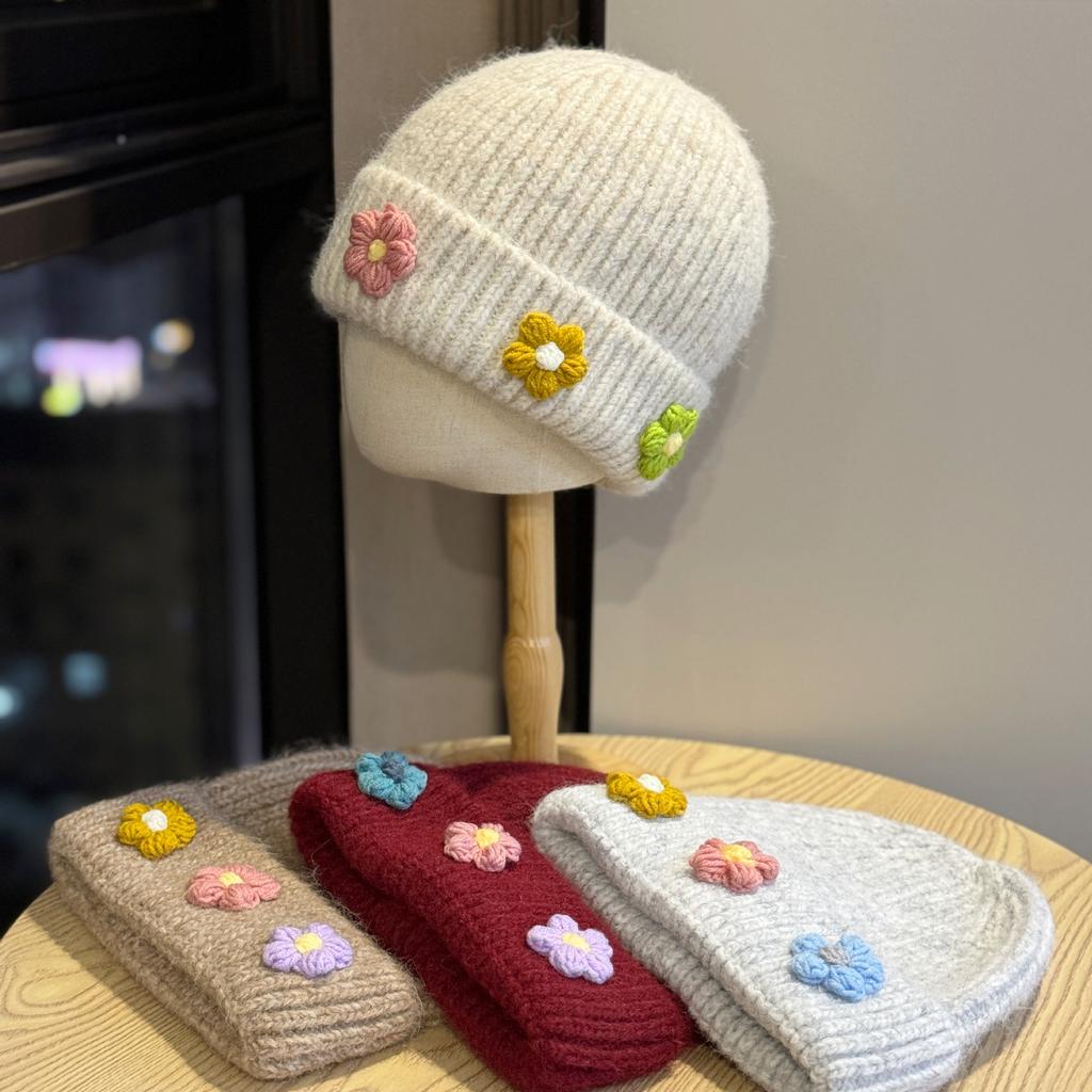 Women's Hats  Women's Autumn and Winter Woolen Hats Knitted Hats Cold Hats Winter Warm Confinement Hats Baotou Hats Cute Flowers