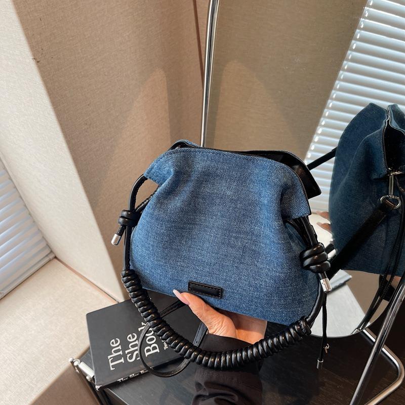 

Denim handbag women s new niche shoulder bag crossbody bucket bag mobile phone bag чорний