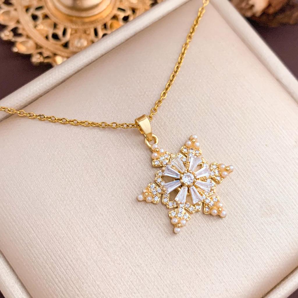 Necklace European and American hot-selling pearl snowflake does not fade titanium steel necklace accessories women's niche design sense collarbone