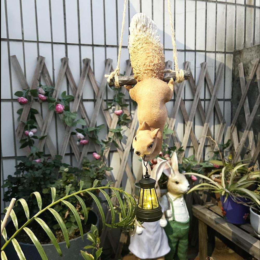 Solar Gartenstatue Eichhörnchen Harz Hängendes Tier LED Laterne Außen Terrasse Haus Garten Rasen Balkon Einweihungsdekorationslicht
