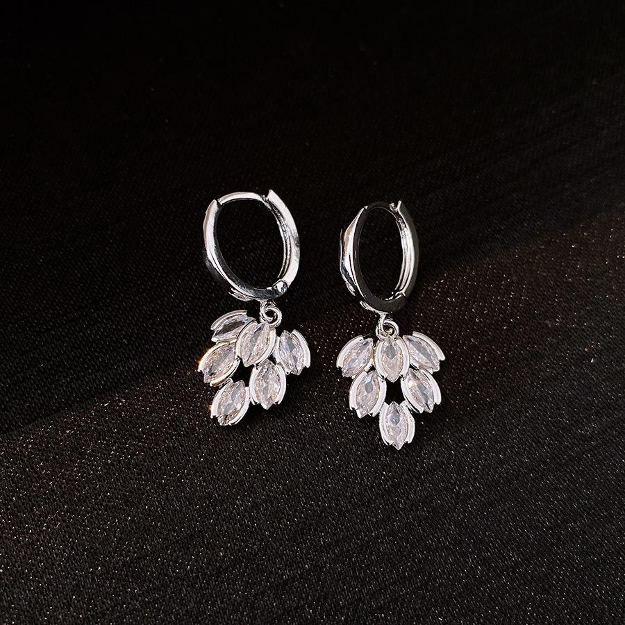 Cold wind zircon leaf ear buckle female earrings light luxury versatile earrings