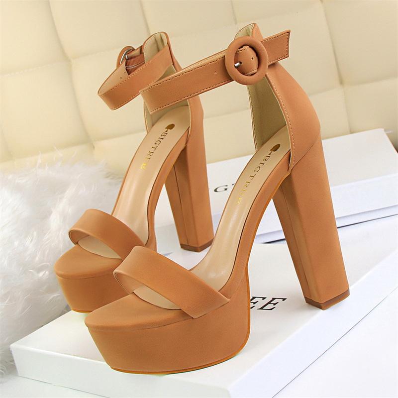 Fashion New Fashion Simple Comfort Women Platform High Heels Sandals Summer Peep Toe Party Wedding Pumps Buckle Slimming Shoes