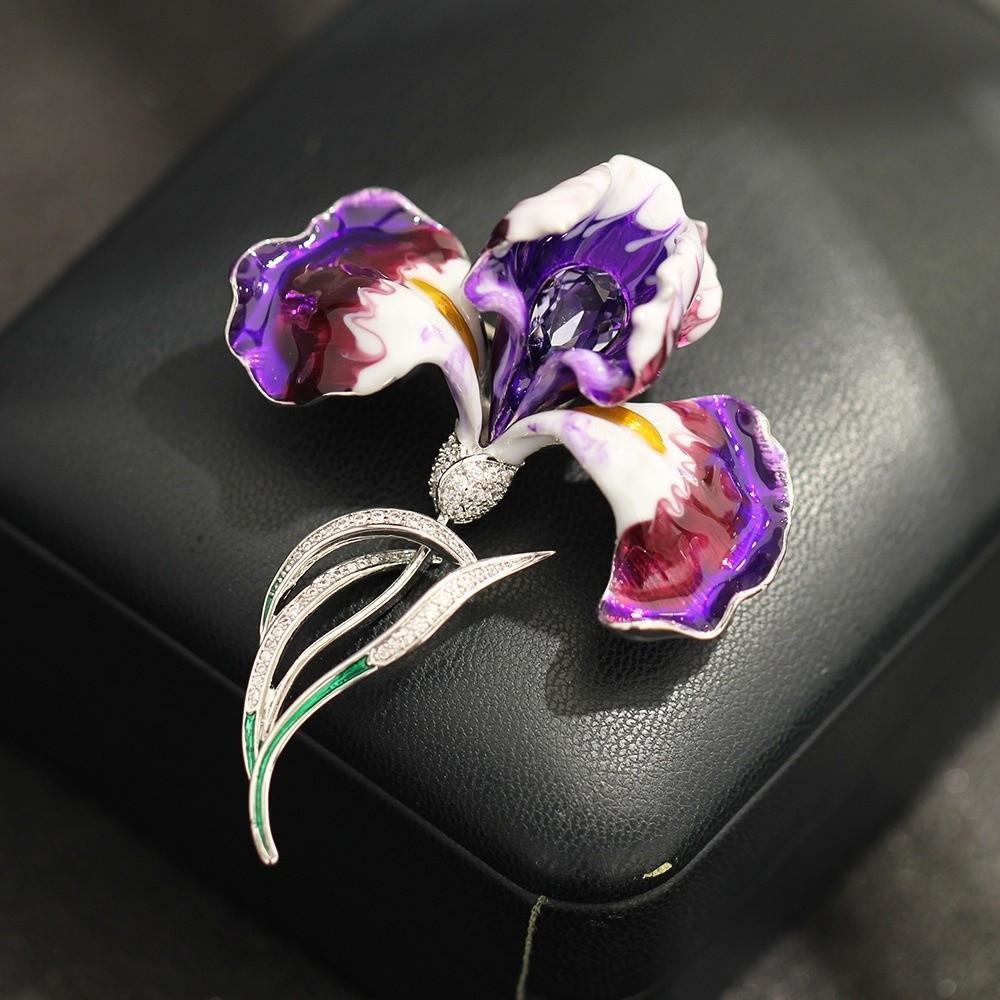 New Rhinestone Iris Brooch for Women Elegant High-quality Suit Brooch Metal Retro Flower Brooches Gifts