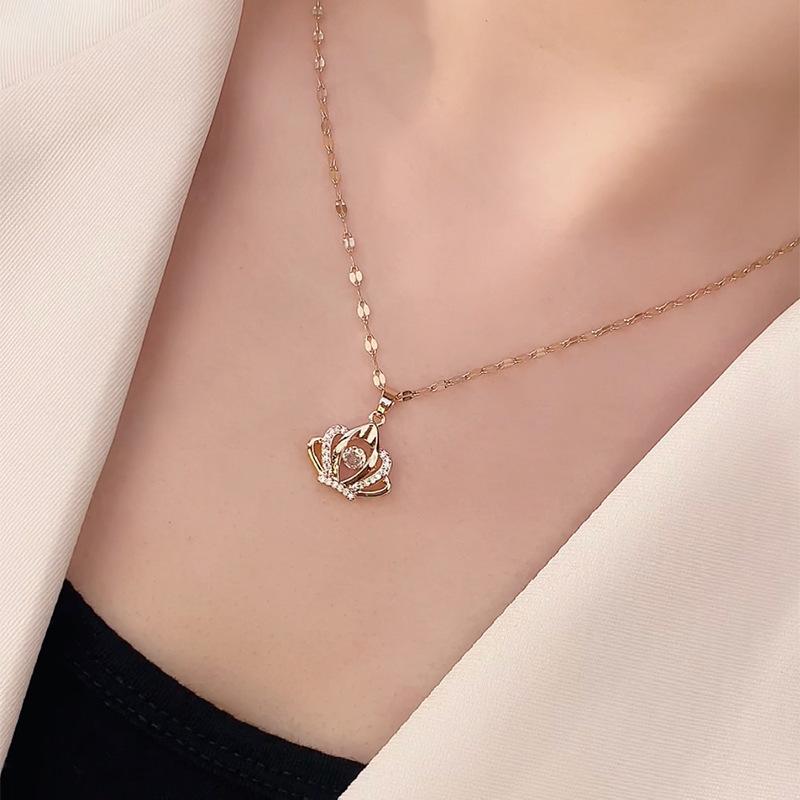 New Titanium Steel Crown Necklace Internet Celebrity Temperament Short Clavicle Chain Women's Light Luxury Niche Fashion Popular Jewelry