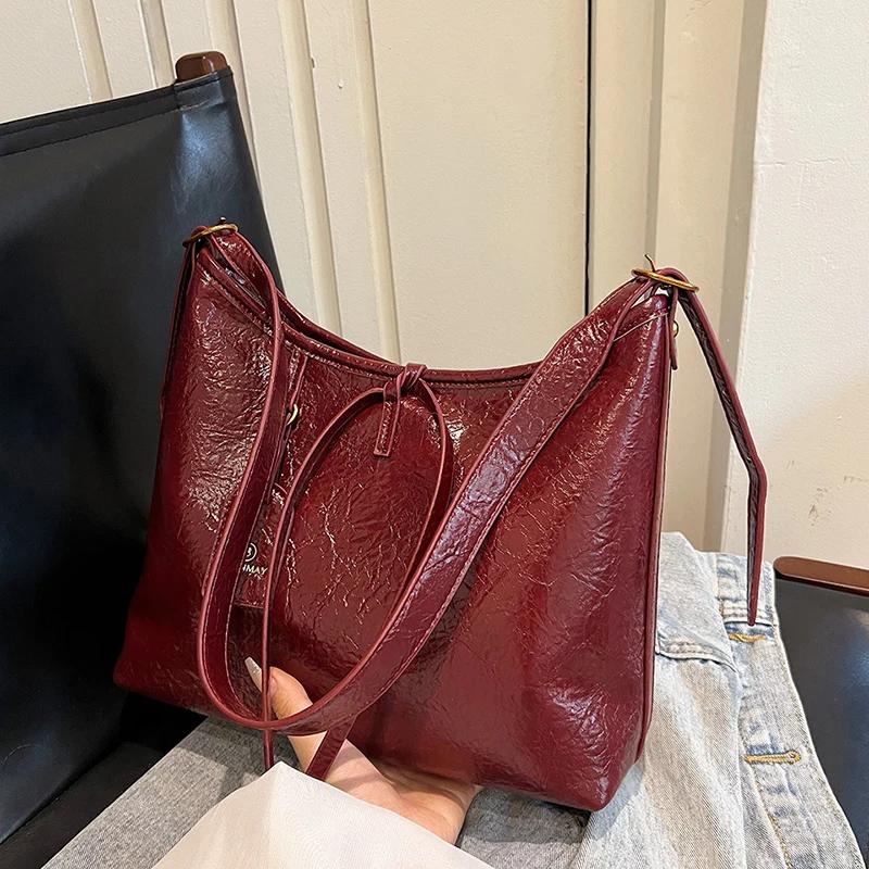 Large Capacity PU Leather Shoulder Bag  Armpit Crossbody  Casual Commuting  Shopping and Going Out  Handbag