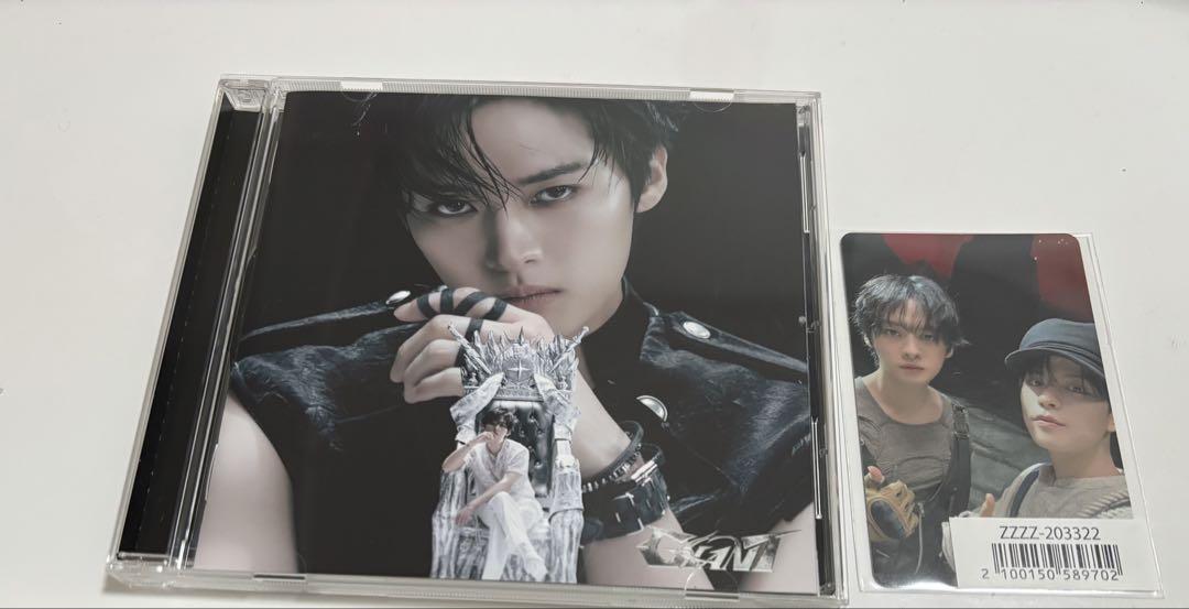 

[USED] JAPAN 2nd ALBUM “GIANT” (Lee Know version) Divorce crisis