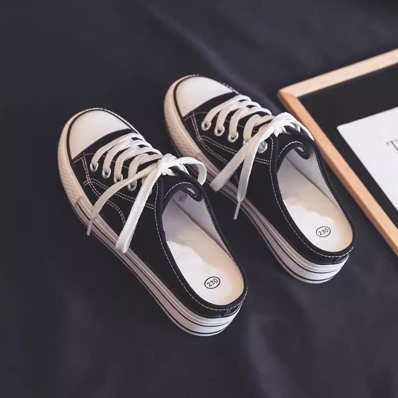 5 cm dicke Sohle innere Höhenzunahme ohne Absatz zwei Tragearten 2025 Frühling und Sommer neu koreanische Version Halbslipper Studenten-Canvas-Schuhe Damen