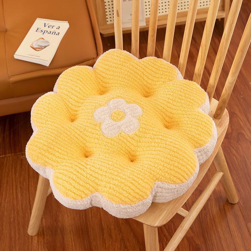 Four Seasons Thickened Cookie Flower Seat Cushion: Soft Plush Chair Pillow for Students & Office